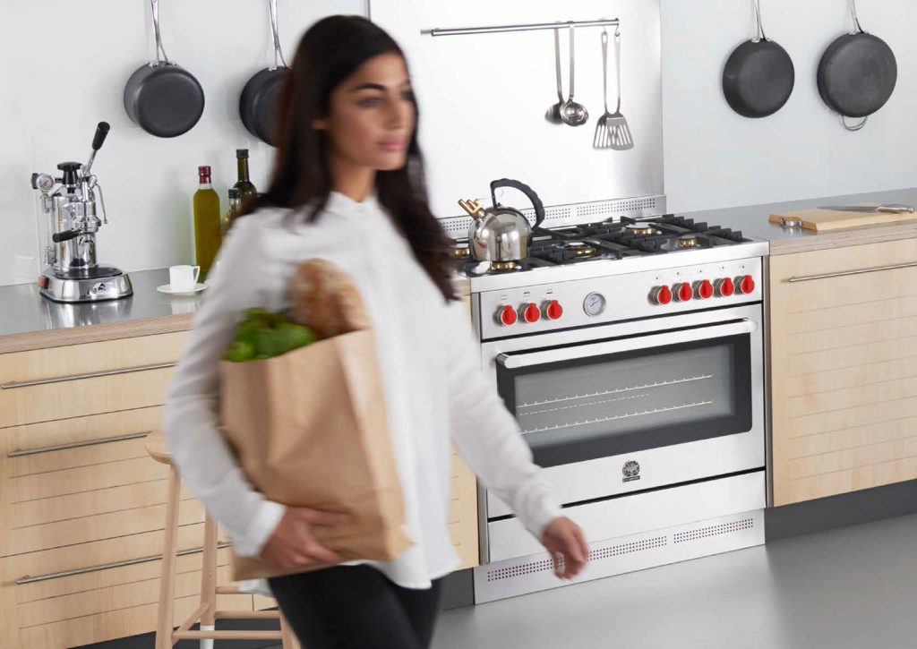 A Range Of Hoods, Gas Cookers & Electric Ovens In Dubai